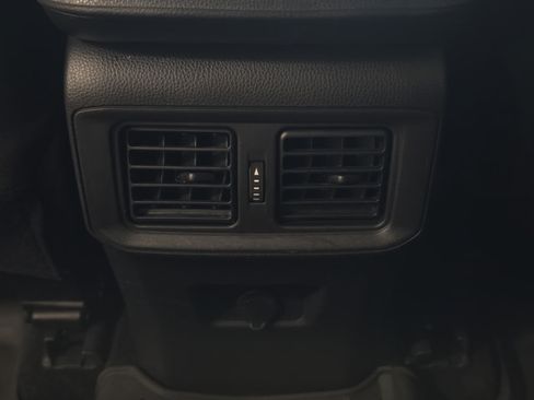 Used 2021 Toyota RAV4 LE AWD/4WD image 26