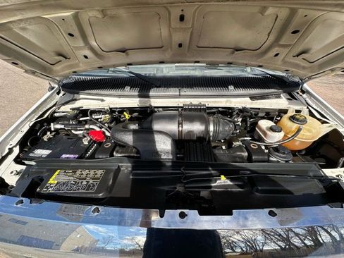 Used 2011 Ford E-350 and Econoline 350 XLT image 17