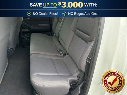 Used 2024 Nissan Frontier SV image 13