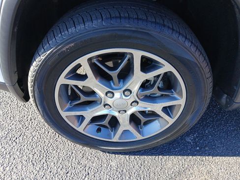 Certified 2022 Jeep Grand Cherokee Limited w/ Trailer Tow Group IV image 9