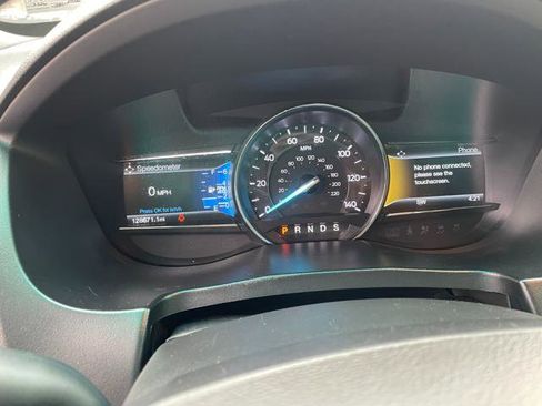 Used 2016 Ford Explorer Limited image 18