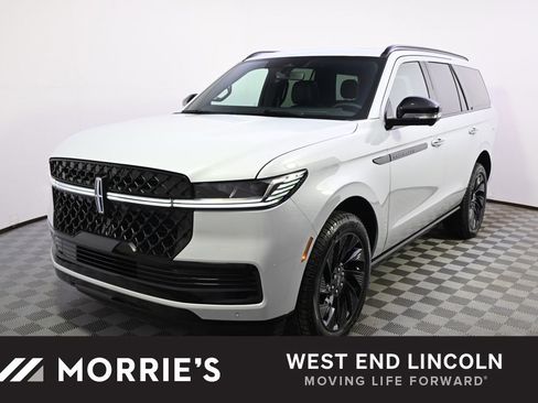 New 2025 Lincoln Navigator Reserve w/ Jet Appearance Package image 1