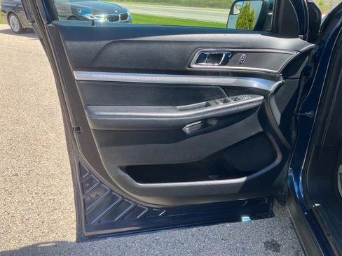 Used 2017 Ford Explorer XLT AWD/4WD image 21