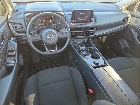 Used 2024 Nissan Rogue S image 11