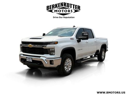 Used 2024 Chevrolet Silverado 2500 LT AWD/4WD image 7