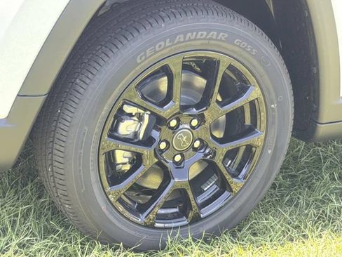 New 2026 Jeep Compass Latitude AWD/4WD image 18