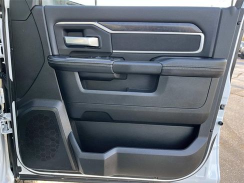 Used 2024 RAM 3500 Big Horn image 27