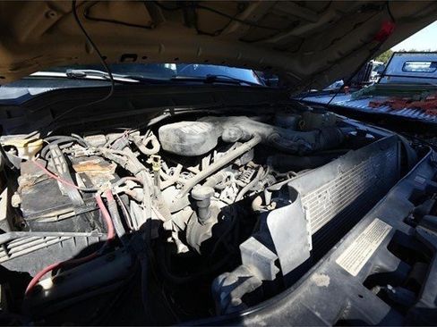 Used 2013 Ford F450 XL w/ Snow Plow Prep Pkg image 19