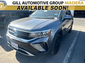 Used 2022 Volkswagen Taos SE image 1