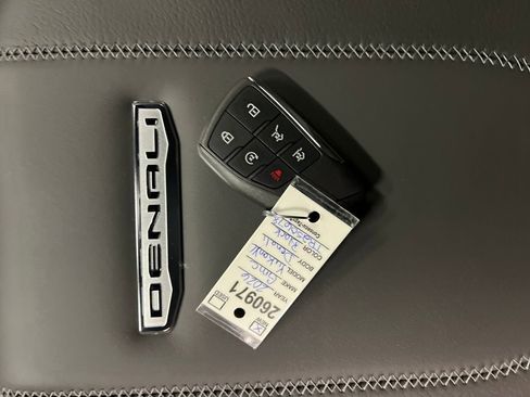 New 2026 GMC Yukon XL Denali w/ Denali Reserve Package image 30