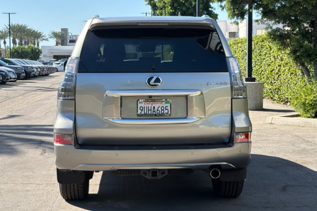 Used 2022 Lexus GX 460 Premium w/ Premium Package AWD/4WD image 5
