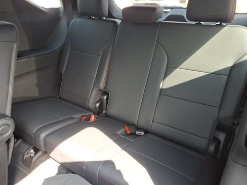 Used 2024 Chevrolet Traverse RS w/ LPO, Floor Liner Package AWD/4WD image 9