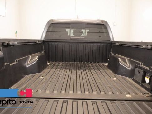 Certified 2022 Toyota Tacoma TRD Off-Road AWD/4WD image 26