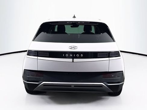 Certified 2024 Hyundai Ioniq 5 SEL RWD image 7