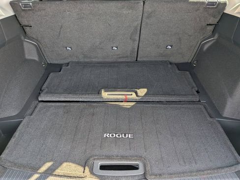 Certified 2024 Nissan Rogue SL w/ SL Premium Package image 6