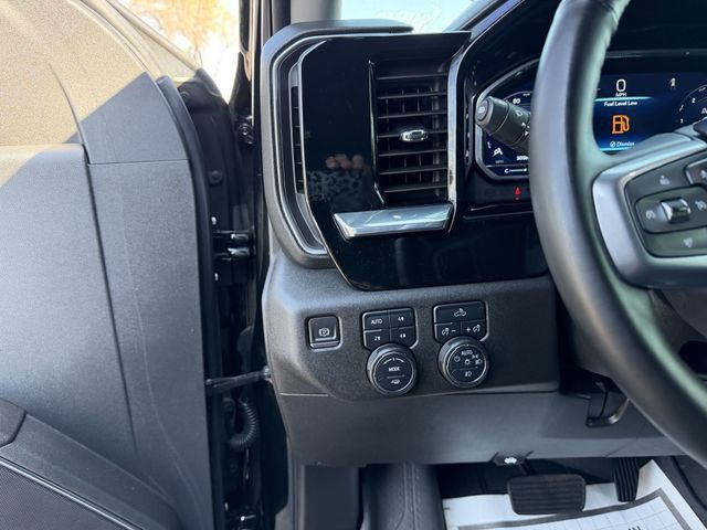 Used 2024 Chevrolet Silverado 1500 RST w/ Z71 Off-Road Package AWD/4WD image 9