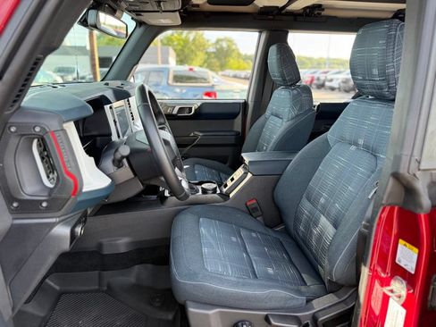 Used 2025 Ford Bronco Heritage Edition AWD/4WD image 12