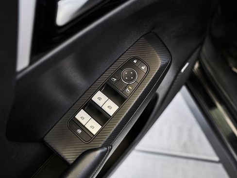 Used 2025 Mitsubishi Outlander ES FWD image 13