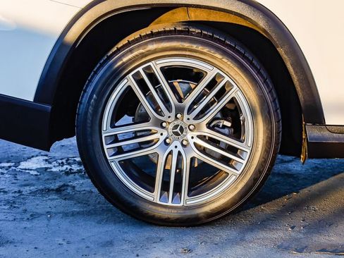 Used 2024 Mercedes-Benz GLS 450 4MATIC image 12