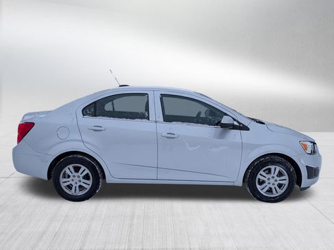 Used 2016 Chevrolet Sonic LT image 8