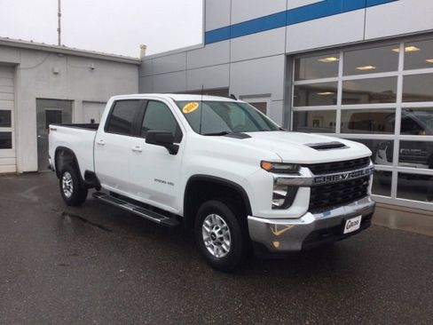 Used 2022 Chevrolet Silverado 2500 LT image 2