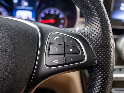 Used 2019 Mercedes-Benz GLC 300 4MATIC image 30