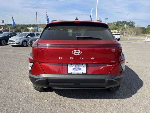 Used 2025 Hyundai Kona SEL AWD/4WD image 4