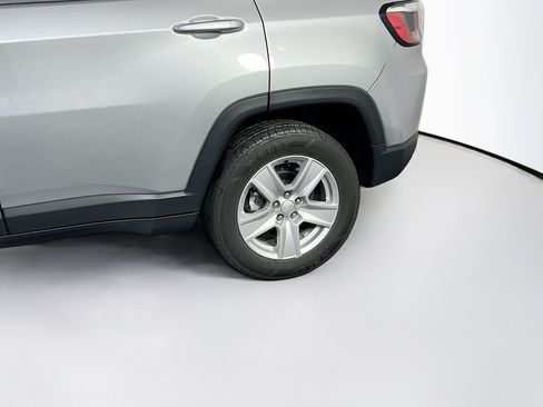 Used 2022 Jeep Compass Latitude w/ Convenience Group AWD/4WD image 28