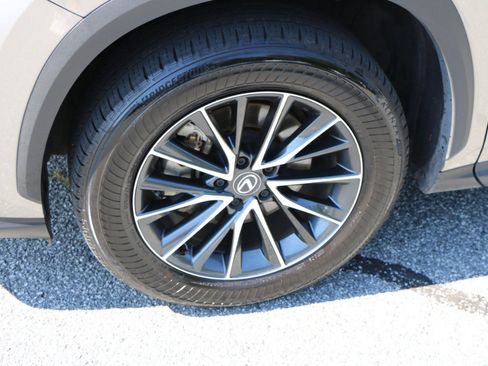 Used 2024 Lexus NX 250 FWD w/ Towing Package (2000 Lbs) image 14