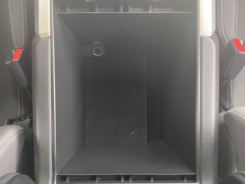 Used 2024 Nissan Titan SV w/ SV Convenience Package image 20