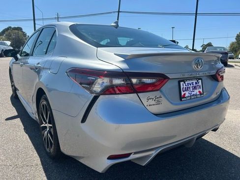Used 2021 Toyota Camry SE image 6