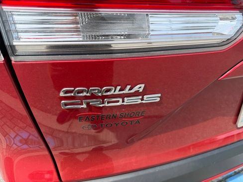 Used 2024 Toyota Corolla Cross LE w/ Moonroof Package FWD image 7