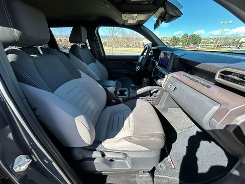 Used 2025 Toyota Tacoma TRD Sport AWD/4WD image 32