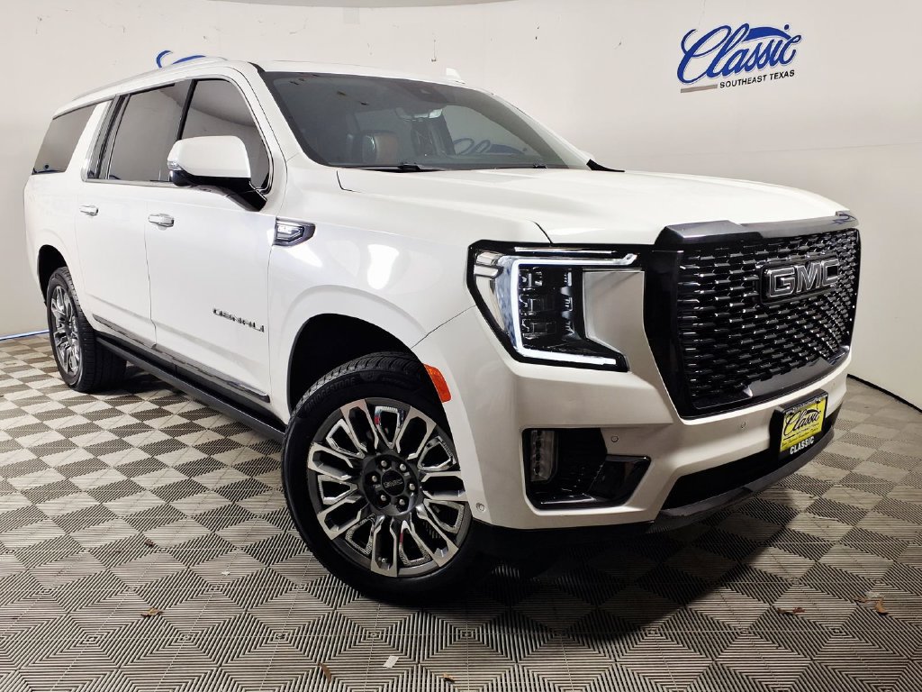Used 2023 GMC Yukon XL Denali Ultimate AWD/4WD image 1