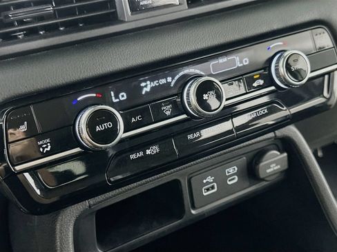 Used 2025 Honda Pilot Touring image 28