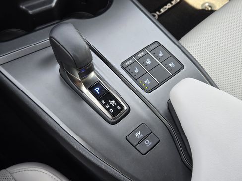 Used 2025 Lexus UX 300h FWD w/ Accessory Package (Z1) image 29