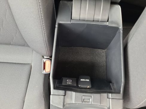 Used 2024 Toyota Corolla LE FWD image 25