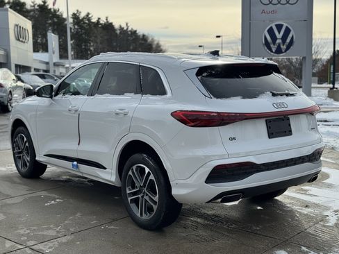 New 2025 Audi Q5 Premium image 13