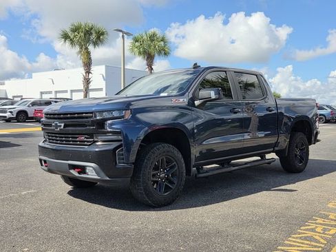 Used 2021 Chevrolet Silverado 1500 LT Trail Boss w/ Convenience Package II AWD/4WD image 2