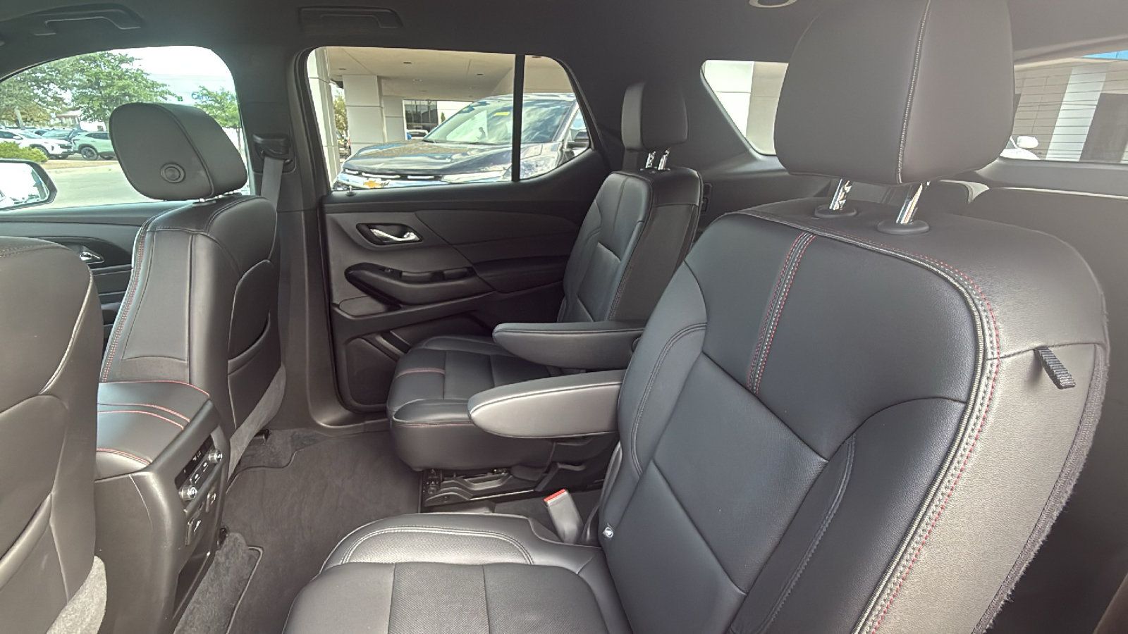 Used 2023 Chevrolet Traverse RS FWD image 21