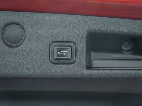 Used 2022 Chevrolet Equinox RS w/ RS Leather Package image 10