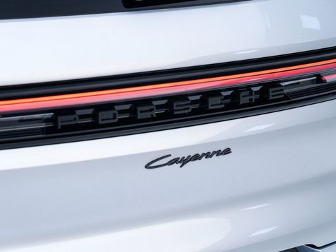 New 2026 Porsche Cayenne image 13