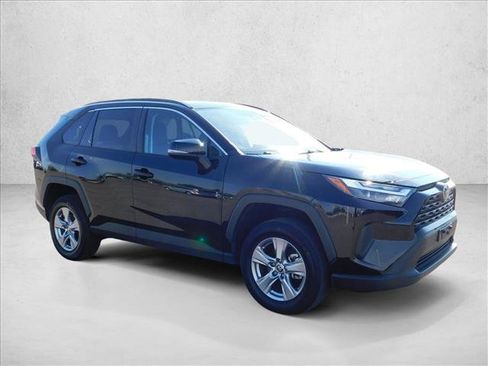 Used 2025 Toyota RAV4 XLE FWD image 6