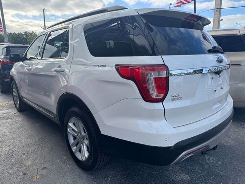 Used 2016 Ford Explorer XLT w/ Equipment Group 202A image 3