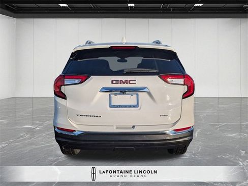 Used 2022 GMC Terrain SLT image 4