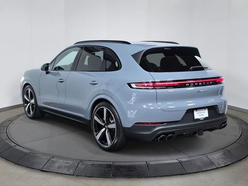 New 2026 Porsche Cayenne image 3