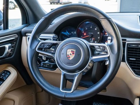 Used 2018 Porsche Macan image 27