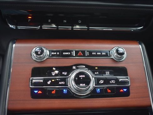 Used 2022 Lincoln Aviator Reserve w/ Equipment Group 201A image 29