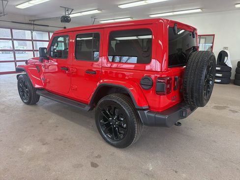 Certified 2025 Jeep Wrangler Unlimited Sahara AWD/4WD image 20