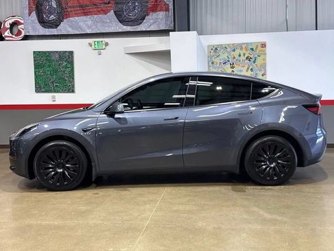 Used 2023 Tesla Model Y Long Range AWD/4WD image 4